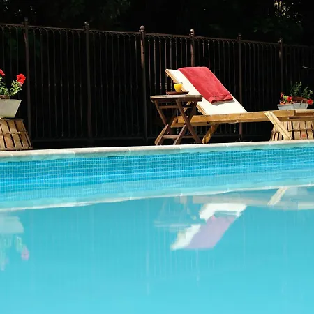 Gites Domaine Des Machottes Holiday home Grans